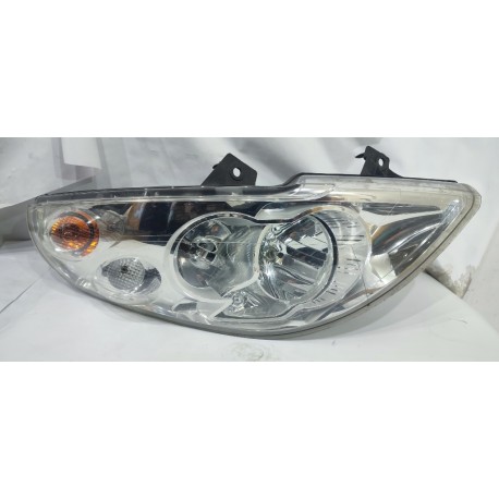 Lampa Renault Master III 2010